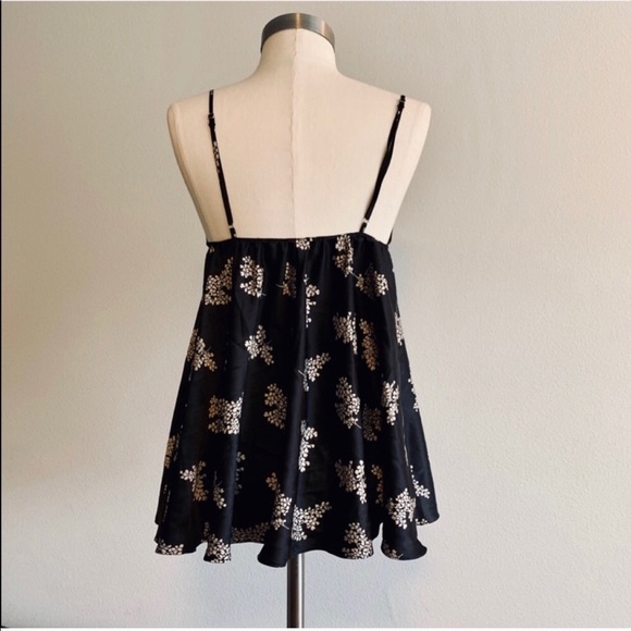 🔴 SOLD 🔴 BNWOT VS Floral Teddy XS - Picture 4 of 8